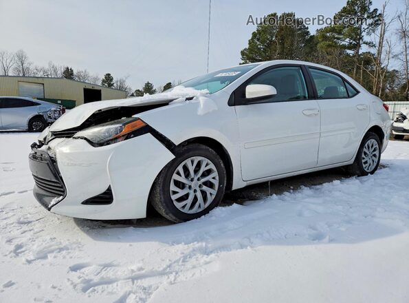 5YFBURHE4HP675093 2017 TOYOTA LL Белый Передняя левая четверть