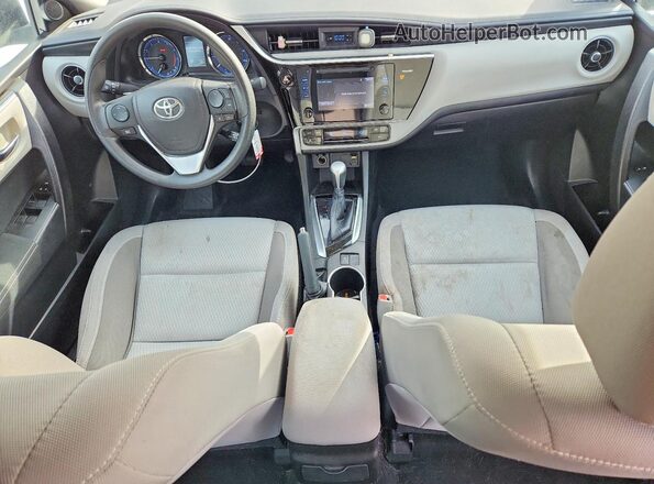 5YFBURHE4HP675093 2017 TOYOTA LL Белый Вид панели приборов