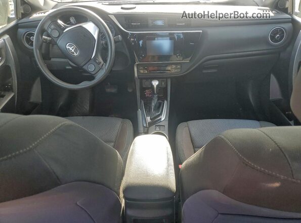5YFBURHEXKP928344 2019 TOYOTA LL Серебряный Вид панели приборов