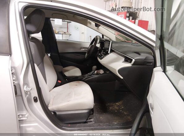 5YFEPMAE7MP180673 2021 TOYOTA LL Silver Vista interior delantera