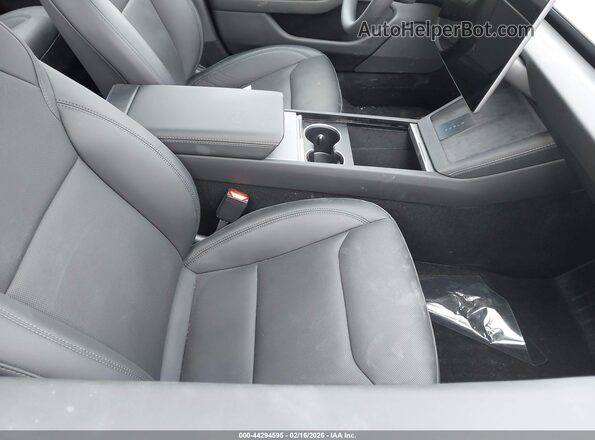 5YJ3E1EA0SF024261 2025 TESLA MODEL 3 Серый Вид салона спереди