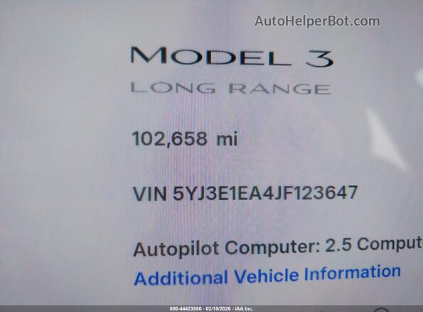 5YJ3E1EA4JF123647 2018 TESLA MODEL 3 Серый 