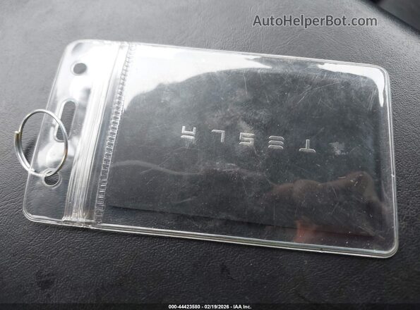 5YJ3E1EA4JF123647 2018 TESLA MODEL 3 Серый Вид панели приборов