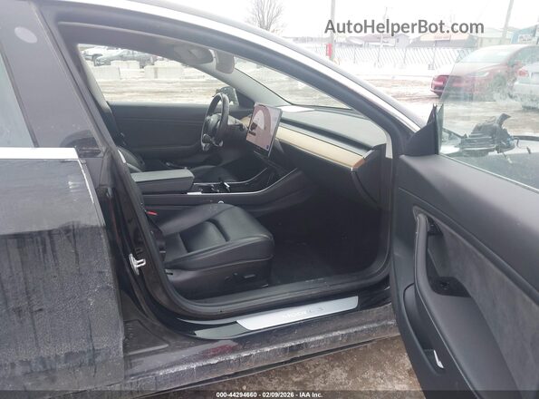5YJ3E1EB1KF197229 2019 TESLA MODEL 3 Черный Вид салона спереди