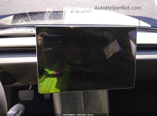 5YJ3E1EB2SF904130 2025 TESLA MODEL 3 Black Vista de los asientos traseros