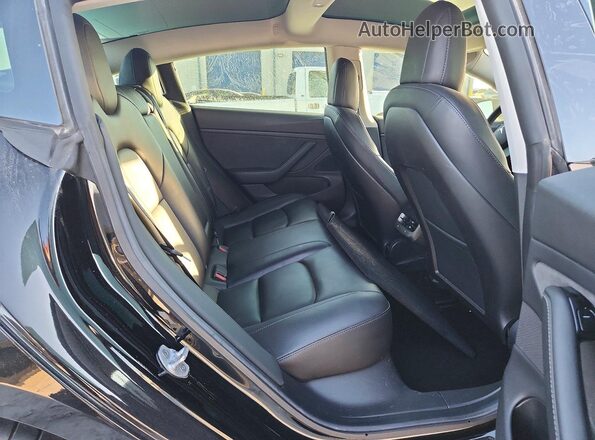 5YJ3E1EB3KF237276 2019 TESLA MODEL Black Widok tylnych siedzeń
