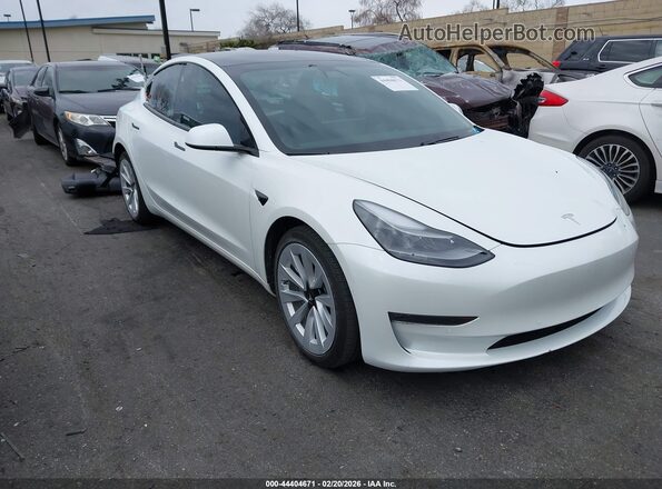 5YJ3E1EB4MF942915 2021 TESLA MODEL 3 Белый Передняя правая четверть