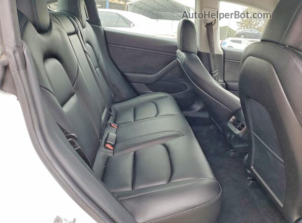 5YJ3E1EB5KF388264 2019 TESLA MODEL White Widok tylnych siedzeń