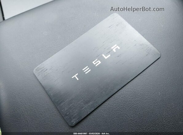 5YJ3E1EBXSF898142 2025 TESLA MODEL 3 Gray Widok deski rozdzielczej