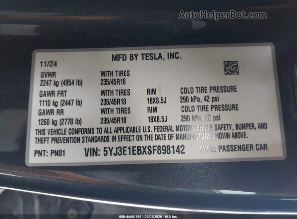 5YJ3E1EBXSF898142 2025 TESLA MODEL 3 Gray Widok komory silnika