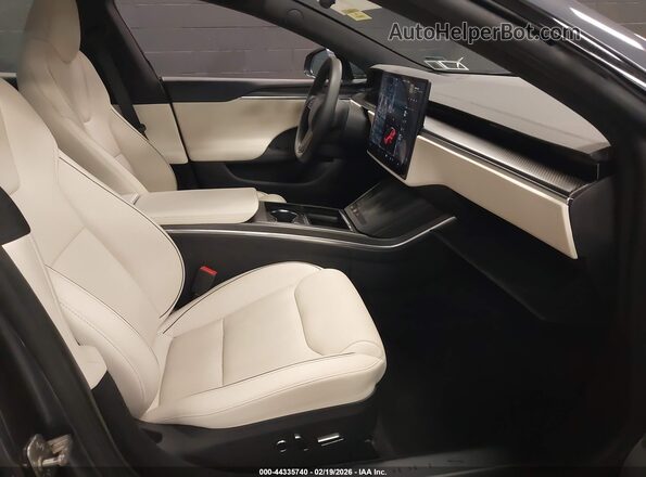 5YJSA1E66PF520756 2023 TESLA MODEL S Gray Вид салону спереду