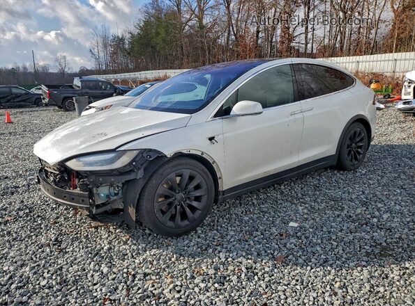 5YJXCBE29HF064370 2017 TESLA MODEL Белый Передняя левая четверть
