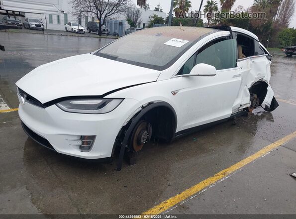 5YJXCBE2XGF008744 2016 TESLA MODEL X Белый Передняя левая четверть