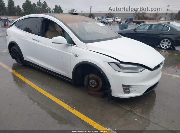 5YJXCBE2XGF008744 2016 TESLA MODEL X Белый Передняя правая четверть