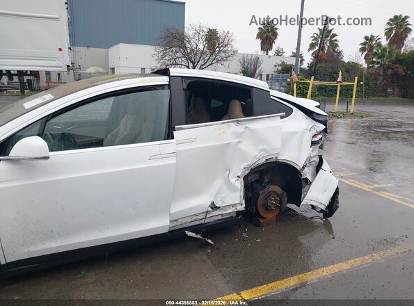 5YJXCBE2XGF008744 2016 TESLA MODEL X Белый Вид спереди