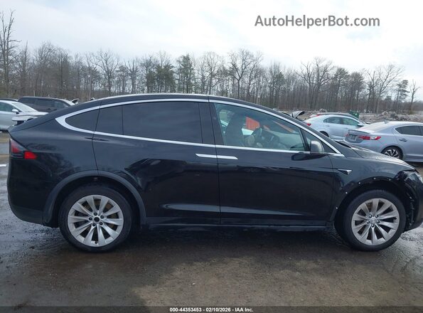 5YJXCDE20JF113635 2018 TESLA MODEL X Black Widok wnętrza z tyłu