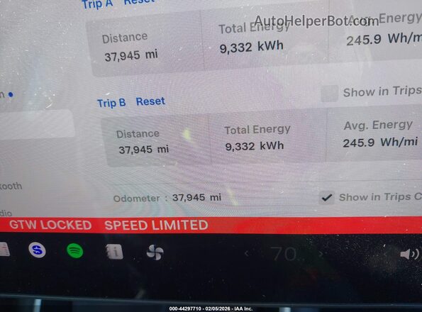 5YJYGDEE0MF090171 2021 TESLA MODEL Y Red Вид задніх сидінь