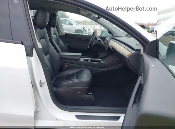 5YJYGDEE3MF199384 2021 TESLA MODEL Y White Вид салону спереду