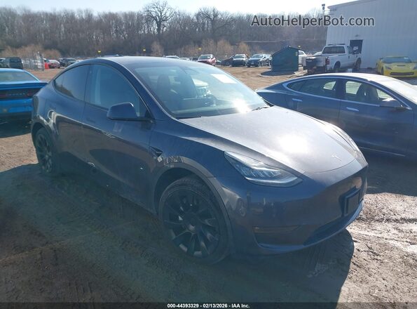 5YJYGDEE8MF209021 2021 TESLA MODEL Y Gray Front right