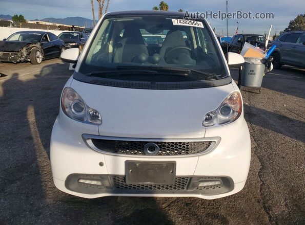 WMEEJ9AAXGK845484 2016 SMART FORTWO Белый Вид сзади