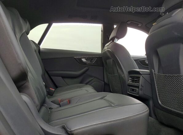 WA1AVAF14KD009852 2019 AUDI Q8 Black Widok komory silnika