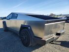 2025 Tesla Cybertruck Silver vin: 7G2CEGEC3SA076420