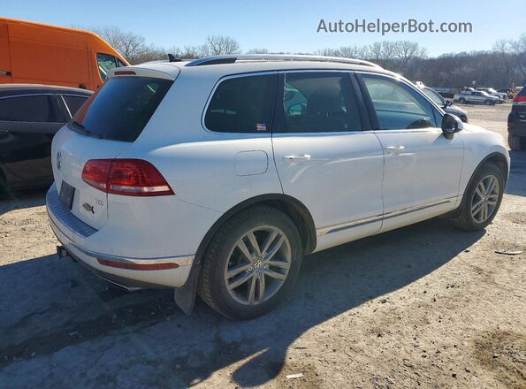 WVGEP9BP8GD002495 2016 VOLKSWAGEN TOUAREG Белый Передняя правая четверть