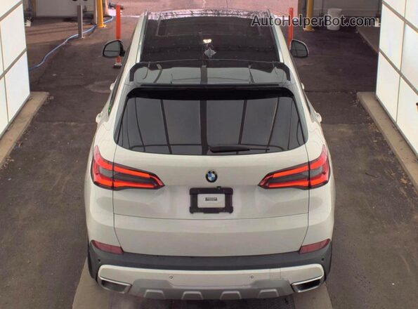 5UXCR6C55KLK82410 2019 BMW X5 Белый Панорамный вид салона 360°