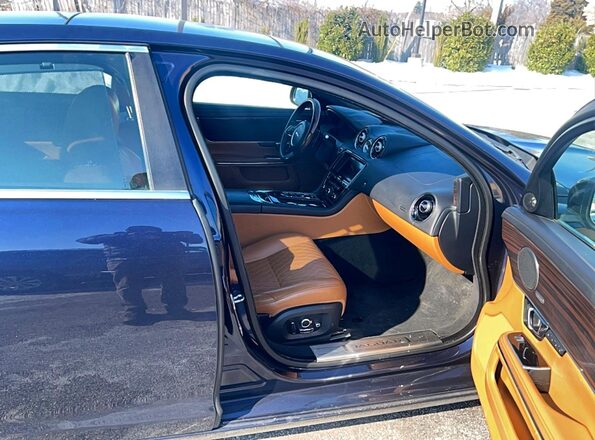SAJWA2G7XH8W10685 2017 JAGUAR XJL Синий Вид сзади