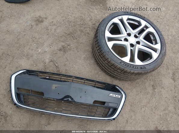 6G3F25RW9HL305342 2017 CHEVROLET SS Gray Widok deski rozdzielczej