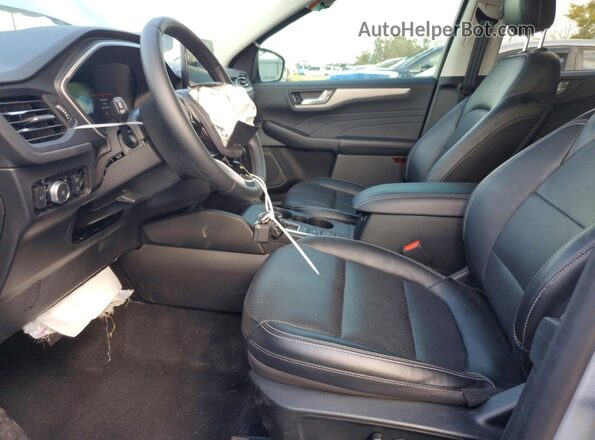 1FMCU0H67NUA81097 2022 FORD ESCAPE Серебряный Вид панели приборов