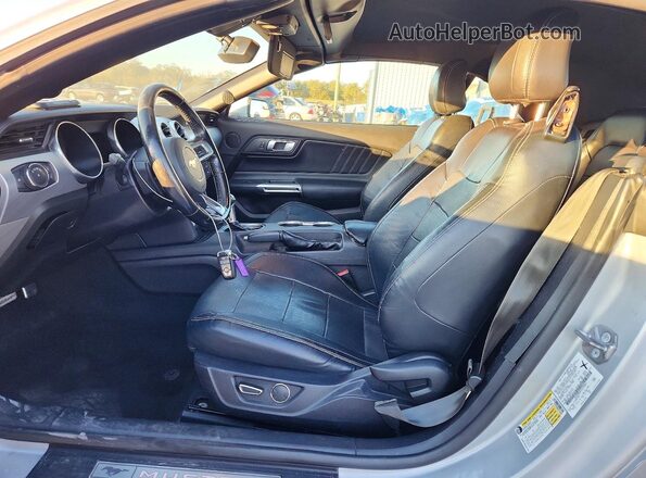 1FATP8UH6K5170365 2019 FORD MUSTANG Серебряный Вид панели приборов