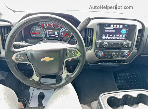 3GCUKREC2HG248776 2017 CHEVROLET ALL MODELS White Widok tylnych siedzeń