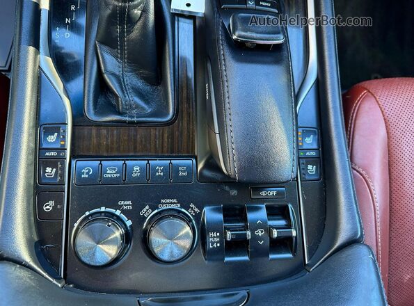 JTJHY7AX1J4257689 2018 LEXUS LX Золотой 