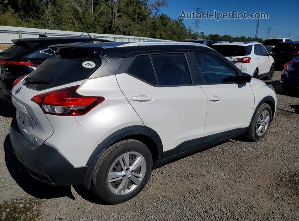 3N1CP5CUXKL471022 2019 NISSAN KICKS Белый Передняя правая четверть