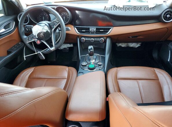ZARFAEDN1J7573529 2018 ALFA ROMEO GIULIA White Вид щитка приладів