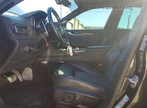 ZN661YUL2JX293482 2018 MASERATI LEVANTE Черный Вид панели приборов