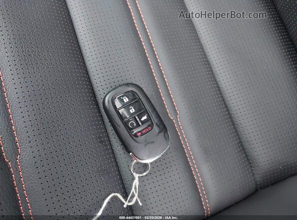 7FARS6H93TE063563 2026 HONDA CR-V HYBRID Серебряный Вид панели приборов