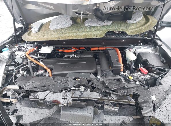 7FARS6H93TE063563 2026 HONDA CR-V HYBRID Серебряный Вид сзади