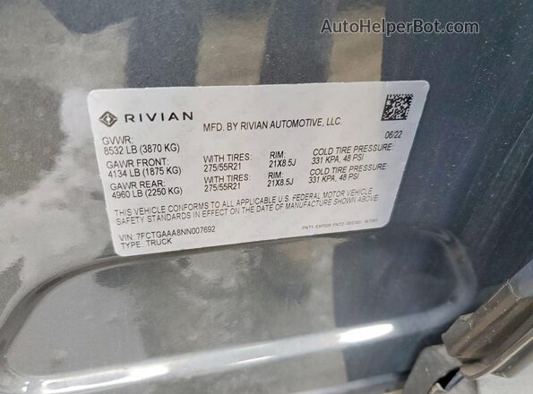 7FCTGAAA8NN007692 2022 RIVIAN R1T Серый Вид подкапотного пространства
