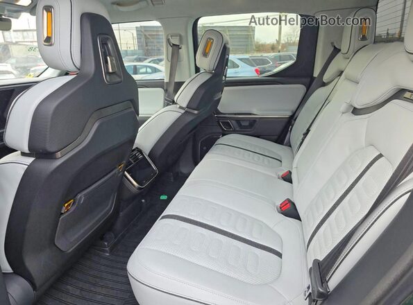 7FCTGAAL1PN024435 2023 RIVIAN R1T Зеленый Вид наклейки с VIN-кодом