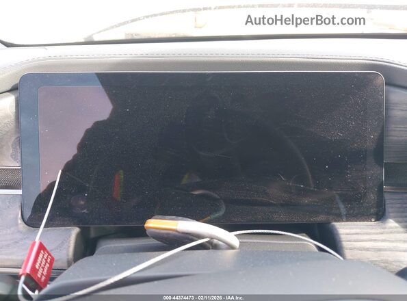 7FCTGAAL7NN000752 2022 RIVIAN R1T White Rear seats view