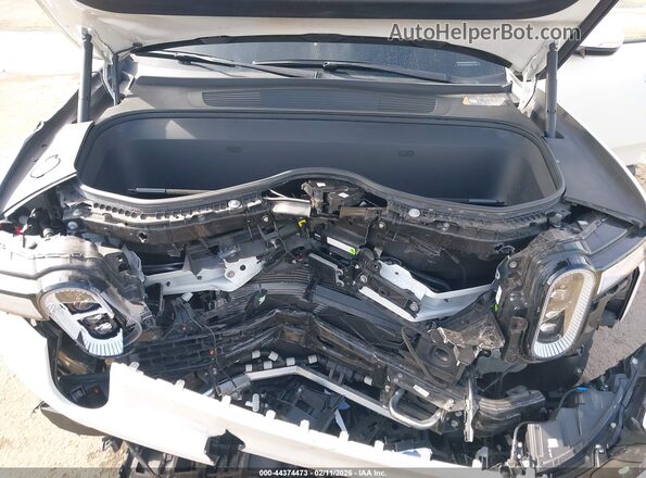 7FCTGAAL7NN000752 2022 RIVIAN R1T White Rear view
