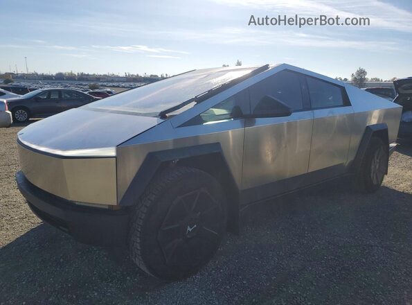 7G2CEGEC3SA076420 2025 TESLA CYBERTRUCK Silver Vista tres cuartos delantera izquierda