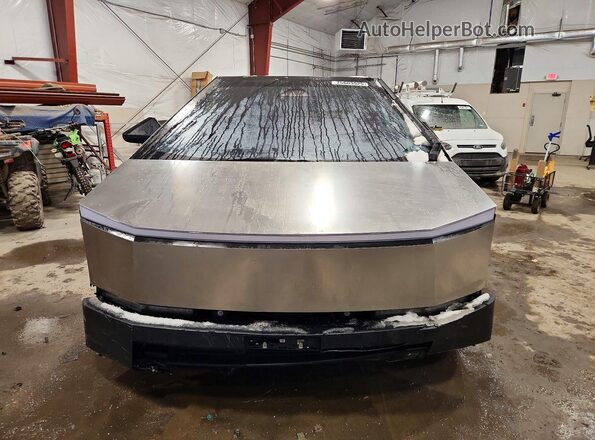 7G2CEHED1RA048396 2024 TESLA CYBERTRUCK Серебряный Вид спереди