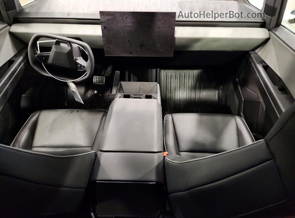 7G2CEHED1RA048396 2024 TESLA CYBERTRUCK Серебряный Вид панели приборов