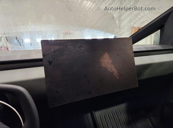 7G2CEHED1RA048396 2024 TESLA CYBERTRUCK Серебряный Вид щитка приборов