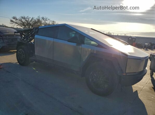 7G2CEHED2SA074365 2025 TESLA CYBERTRUCK Silver Front right