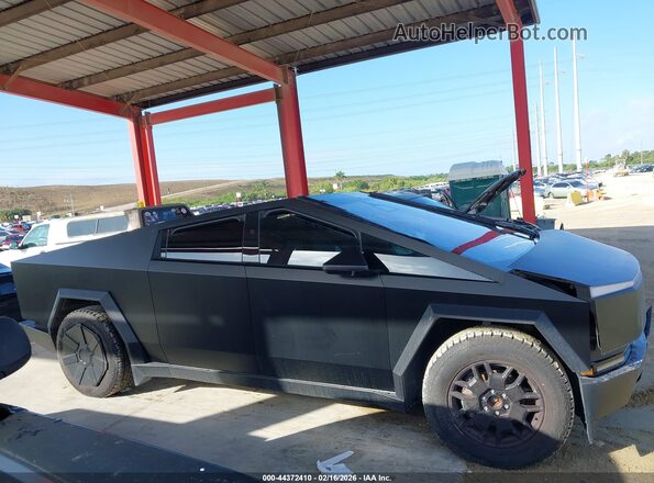 7G2CEHED4RA008099 2024 TESLA CYBERTRUCK Черный Вид щитка приборов