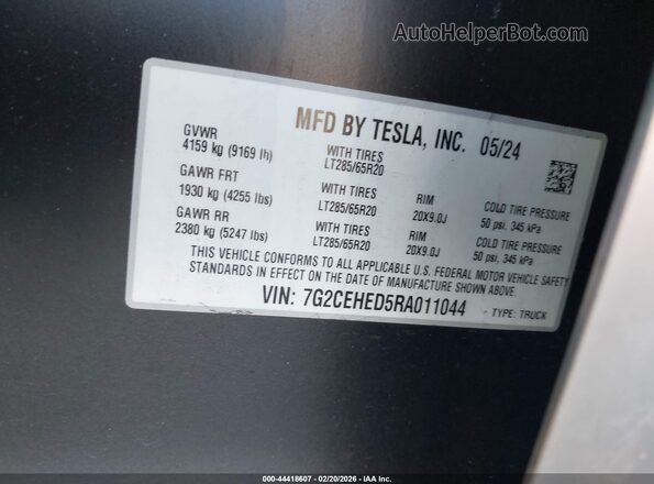 7G2CEHED5RA011044 2024 TESLA CYBERTRUCK Silver Շարժիչի բաժամունքի տեսք